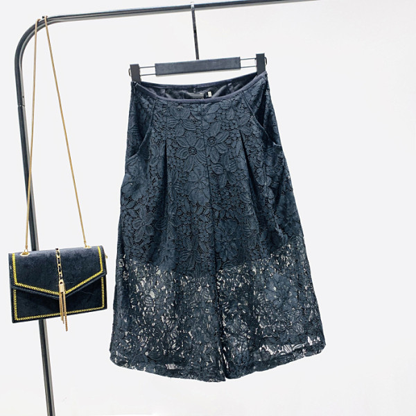 Naujo modelio moteriškos nėriniuotos kelnės aukštu juosmeniu ir kišenėmis