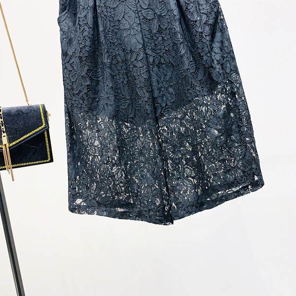 Naujo modelio moteriškos nėriniuotos kelnės aukštu juosmeniu ir kišenėmis