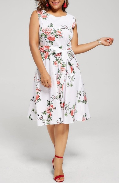 Šiuolaikinė moteriška suknelė su gėlių raštu ir juosmens diržu - 5XL