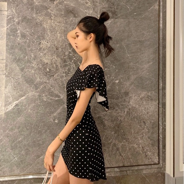 Moderna sieviešu kleita Slim punktu raksts