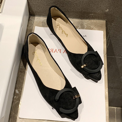 Sieviešu ikdienas apavi no eko zamšādas ar plakanu zoli smailu modeli