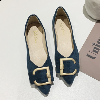 Sieviešu ikdienas apavi no eko zamšādas ar plakanu zoli smailu modeli