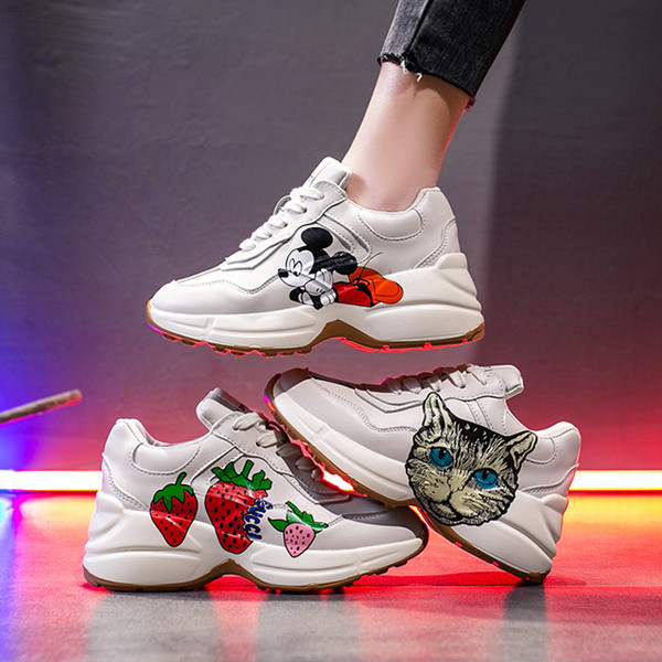 Hit μοντέλο αθλητικά  γυναικεία παπούτσια και πολύχρωμη εφαρμογή