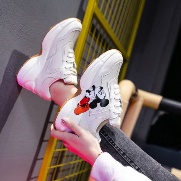 Hit μοντέλο αθλητικά  γυναικεία παπούτσια και πολύχρωμη εφαρμογή