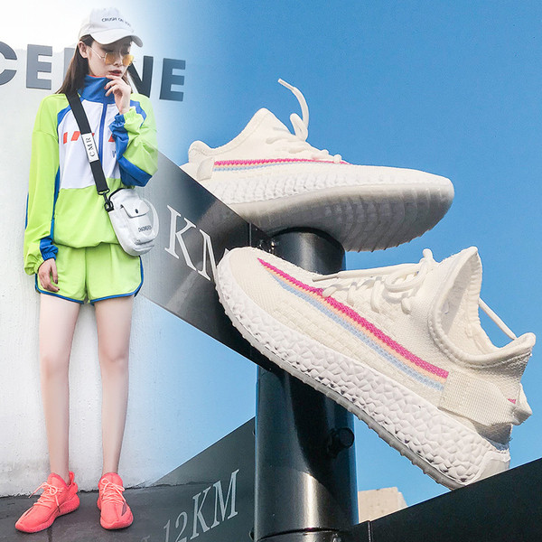 Αθλητικά casual γυναικεία παπούτσια με ίσια σόλα και πολύχρωμους δεσμούς