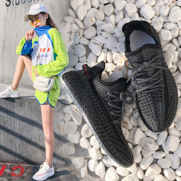 Αθλητικά casual γυναικεία παπούτσια με ίσια σόλα και πολύχρωμους δεσμούς