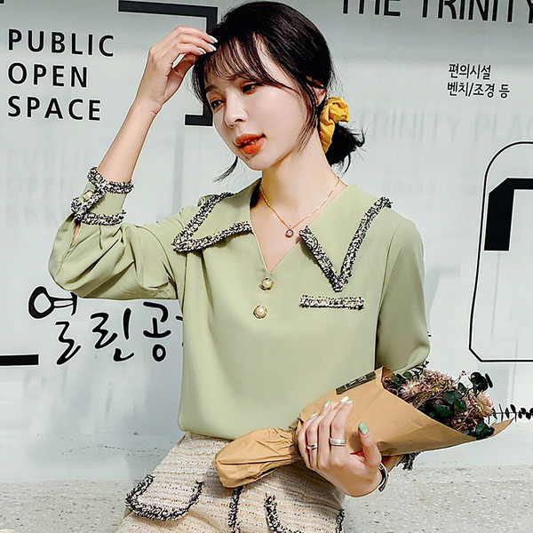 Naiste vabaaja särk nööpide ja spitsikaelusega