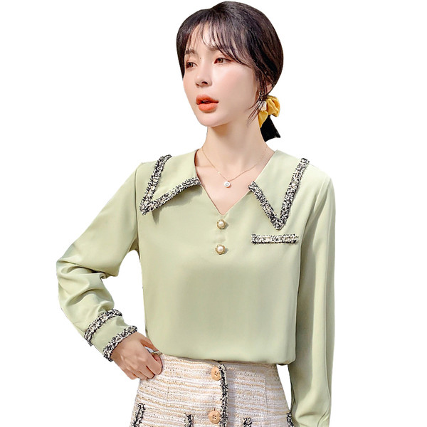 Naiste vabaaja särk nööpide ja spitsikaelusega