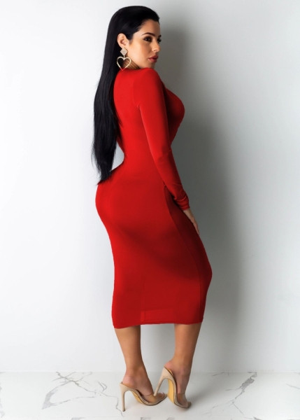 Stilīga sieviešu kleita ar V veida kakla izgriezumu un garām piedurknēm