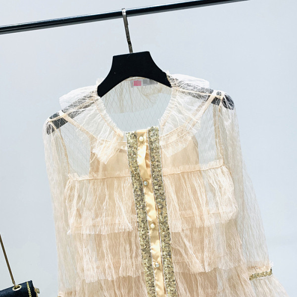 Modern női tüll ing lótusz ujjakkal és flitterekkel