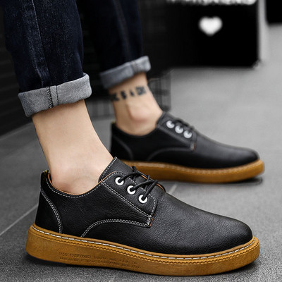 Stilīgi vīriešu apavi no eko ādas ar plakanām zolēm un šņorēm