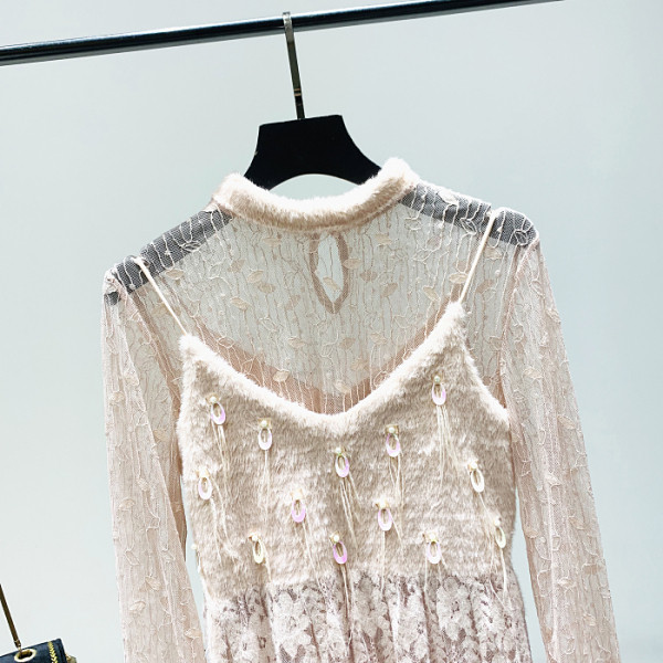 Jauna modeļa sieviešu mežģīņu kleita - piegriezuma modelis ar garām piedurknēm