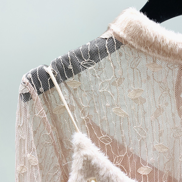 Jauna modeļa sieviešu mežģīņu kleita - piegriezuma modelis ar garām piedurknēm