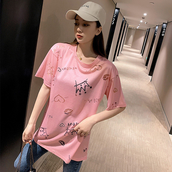 Ikdienas sieviešu T-krekls ar īsām piedurknēm, ovālu kakla izgriezumu un aplikāciju