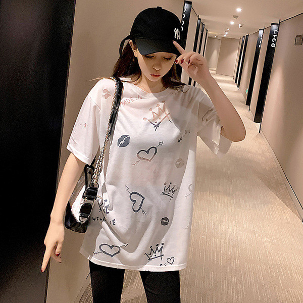 Ikdienas sieviešu T-krekls ar īsām piedurknēm, ovālu kakla izgriezumu un aplikāciju