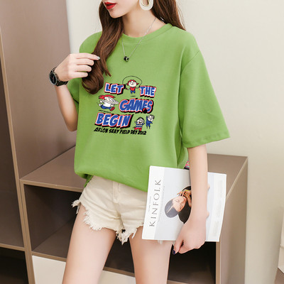 Γυναικεία casual T-shirt με πολύχρωμη εφαρμογή και οβάλ ντεκολτέ