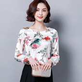 Bluza de dama cu decolteu rotund si motive florale