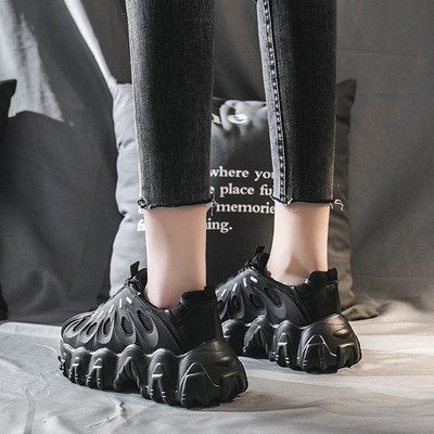 Καθημερινά γυναικεία αθλητικά παπούτσια με ανθεκτική σόλα από οικολογικό δέρμα