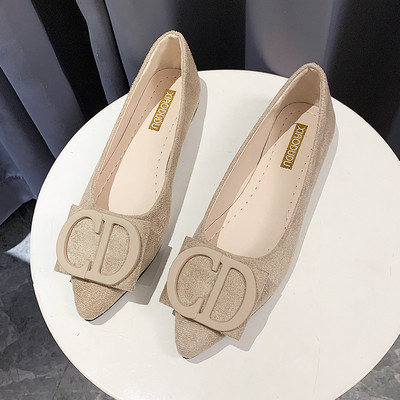 Γυναικεία παπούτσια από eco σουέτ και πόρπη με ίσια πέλματα