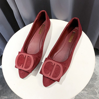 Γυναικεία παπούτσια από eco σουέτ και πόρπη με ίσια πέλματα