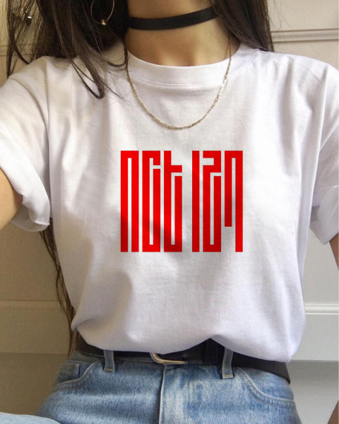 Fehér alkalmi póló rátéttel - nagy méret