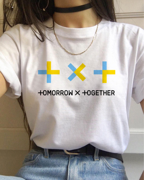 Fehér alkalmi póló rátéttel - nagy méret