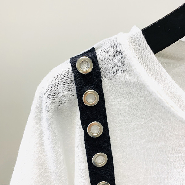 Uue mudeli lühikeste varrukate ja metallelementidega naiste T-särk