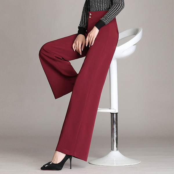 Κομψό γυναικείο παντελόνι με ψηλή μέση και κουμπιά