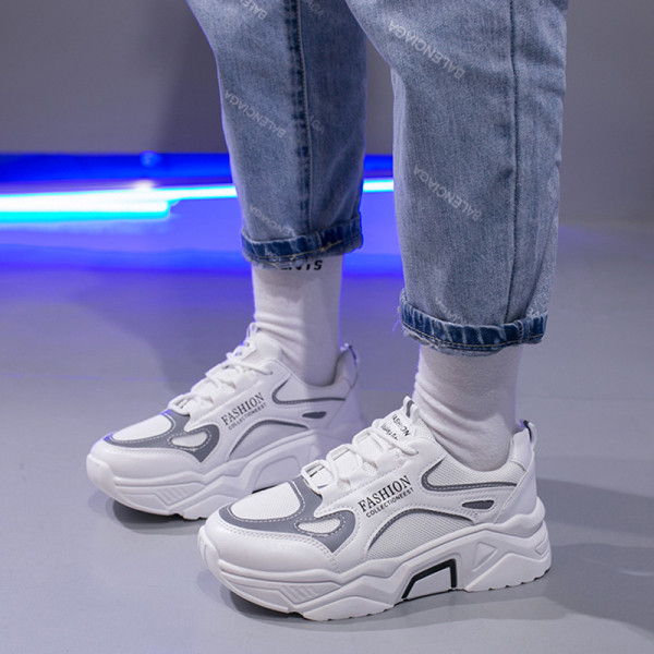 Αθλητικά casual γυναικεία παπούτσια με μια σκληρή σόλα κατάλληλη για το καλοκαίρι