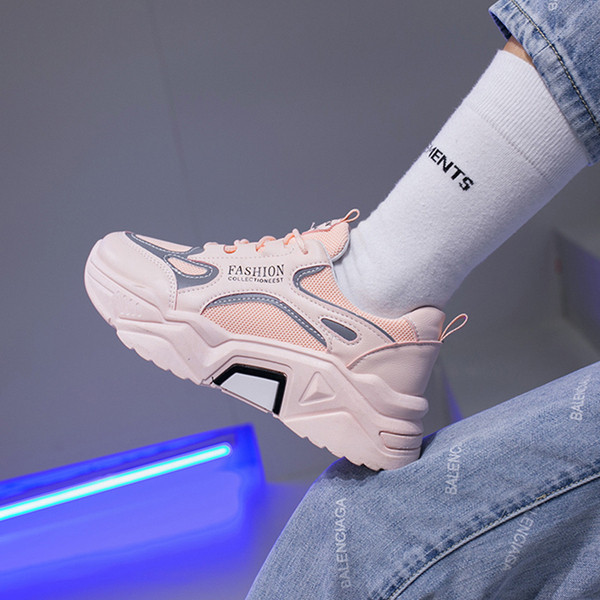 Αθλητικά casual γυναικεία παπούτσια με μια σκληρή σόλα κατάλληλη για το καλοκαίρι