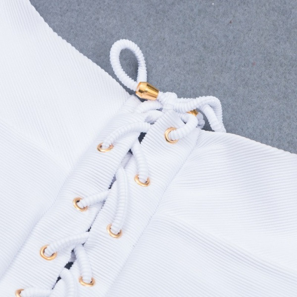 Γυναικείο ολόσωμο μαγιό σε λευκό χρώμα με διασταυρούμενους δεσμούς