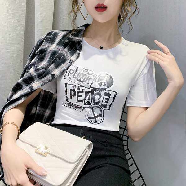 Sieviešu moderns t-krekls ar aplikāciju un īsām piedurknēm