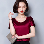 Bluză de damă din satin cu mâneci scurte și decolteu oval