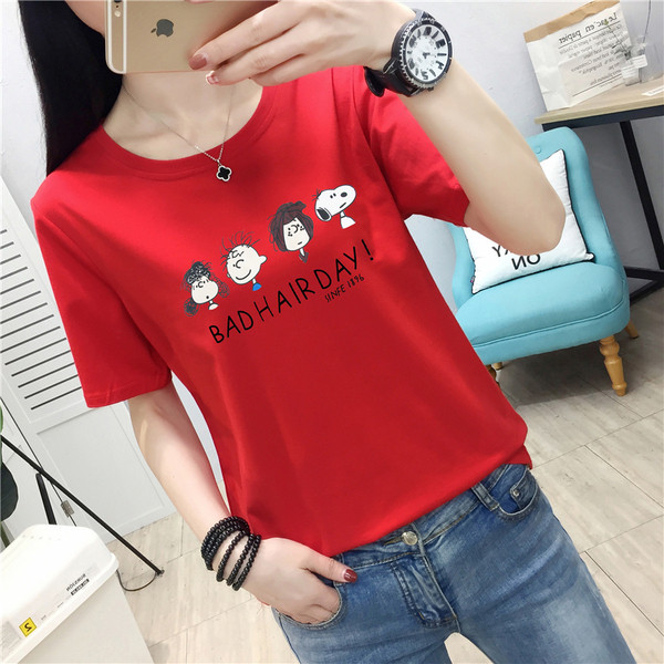 Tricou casual dama cu aplicatie colorata si maneci scurte