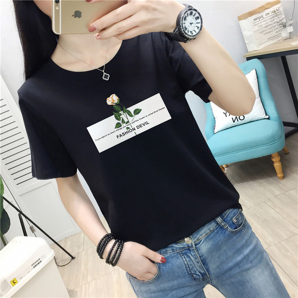 Moodne naiste lühikeste varrukate ja värvitrükiga T-särk