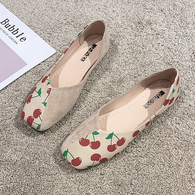 Γυναικεία αθλητικά παπούτσια  με επίπεδη σόλα και πολύχρωμα κεντήματα