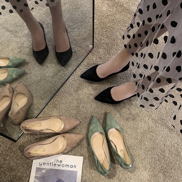 Naiste vabaaja teravatipulised madala kontsaga kingad