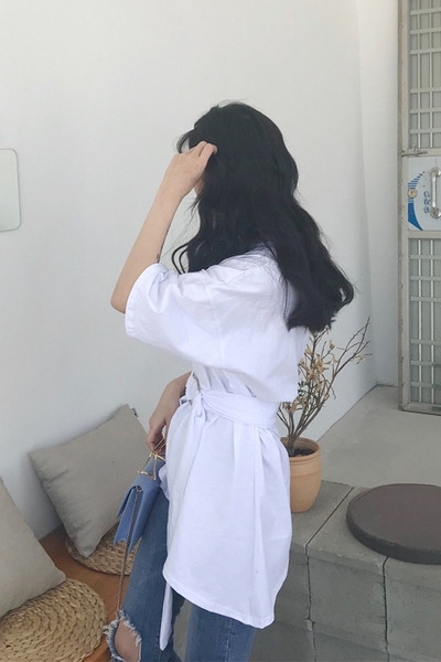 Stiilne naiste pluus 3/4 varrukate ja vöörihmaga