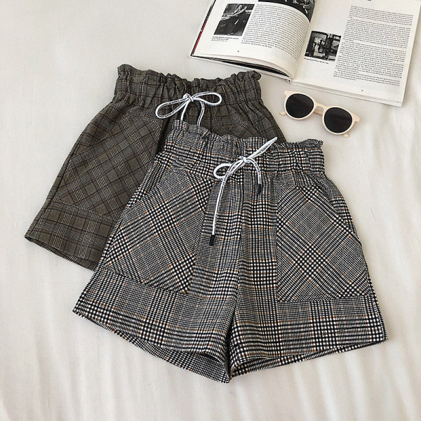 Retro stila rūtaini šorti ar saitēm un kabatām