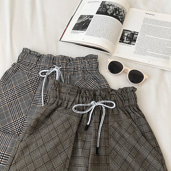 Retro stila rūtaini šorti ar saitēm un kabatām