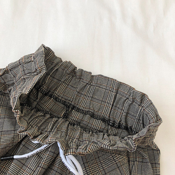 Retro stila rūtaini šorti ar saitēm un kabatām