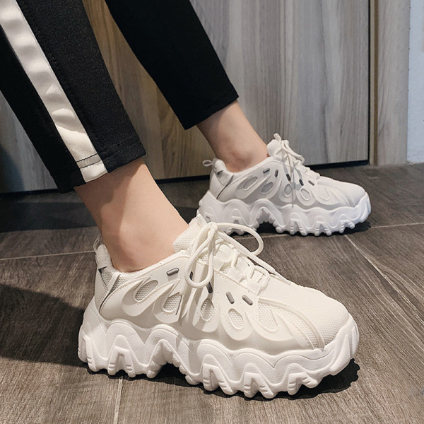 Sporta un ikdienas sieviešu kedas ar raupju zoli