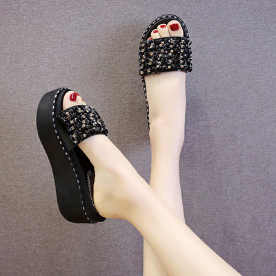 Sieviešu ikdienas čības ar fliteriem un akmeņiem