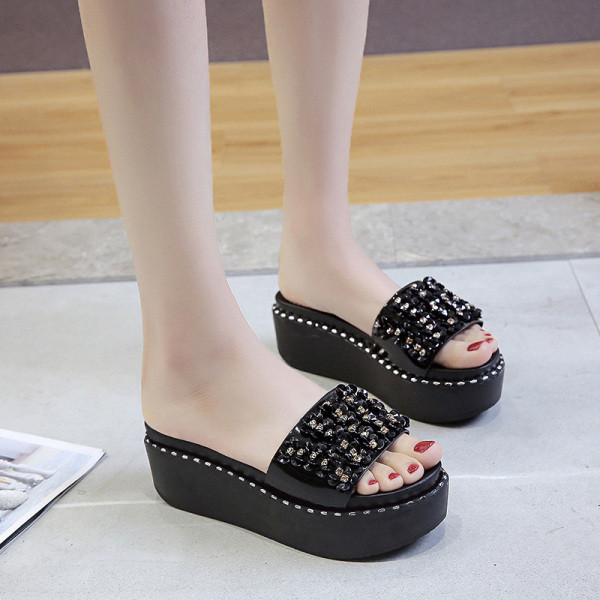 Sieviešu ikdienas čības ar fliteriem un akmeņiem