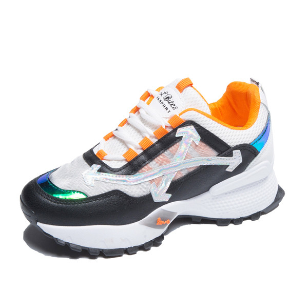 Sieviešu pavasara kedas ar raupju zoli un krāsainām saitēm