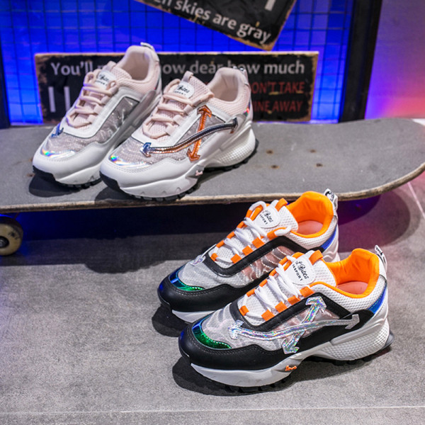 Sieviešu pavasara kedas ar raupju zoli un krāsainām saitēm