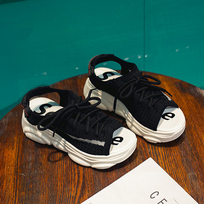 Γυναικεία ανοιξιάτικα σανδάλια με ψηλό τακούνι