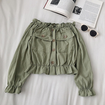 Μοντέρνα γυναικεία μπλούζα με τσέπες και ντεκολτέ