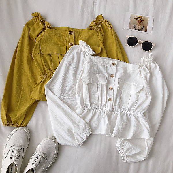 Sieviešu blūze ar kvadrātveida kakla izgriezumu un pogām