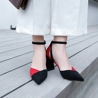 Naujas moteriškų aukštakulnių batų modelis – smailus modelis